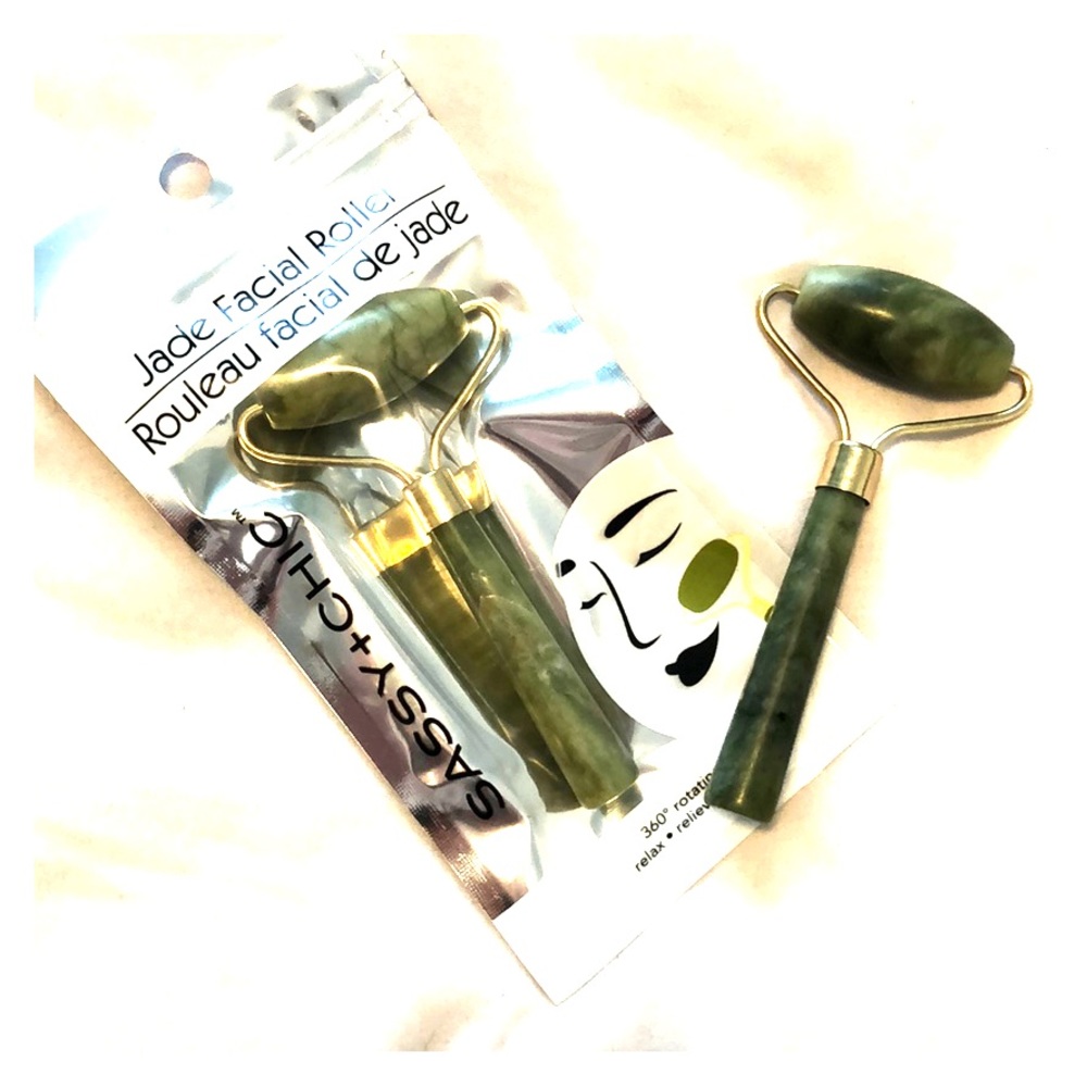 Jade facial roller